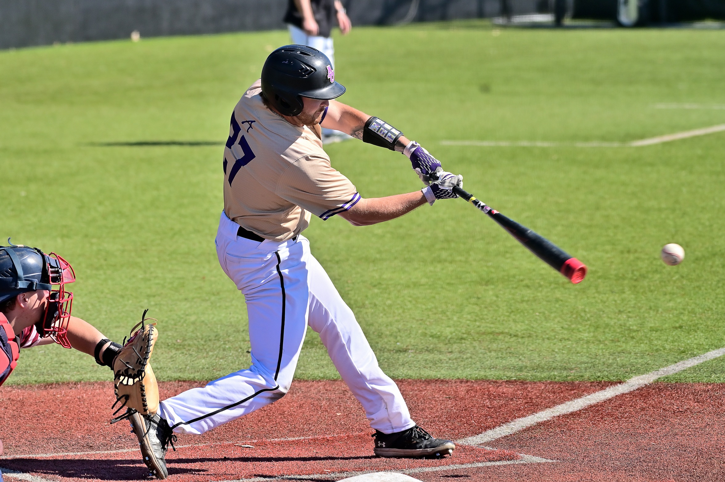 HUGE 10-RUN NINTH-INNING RALLY GIVES BASEBALL COMEBACK WIN