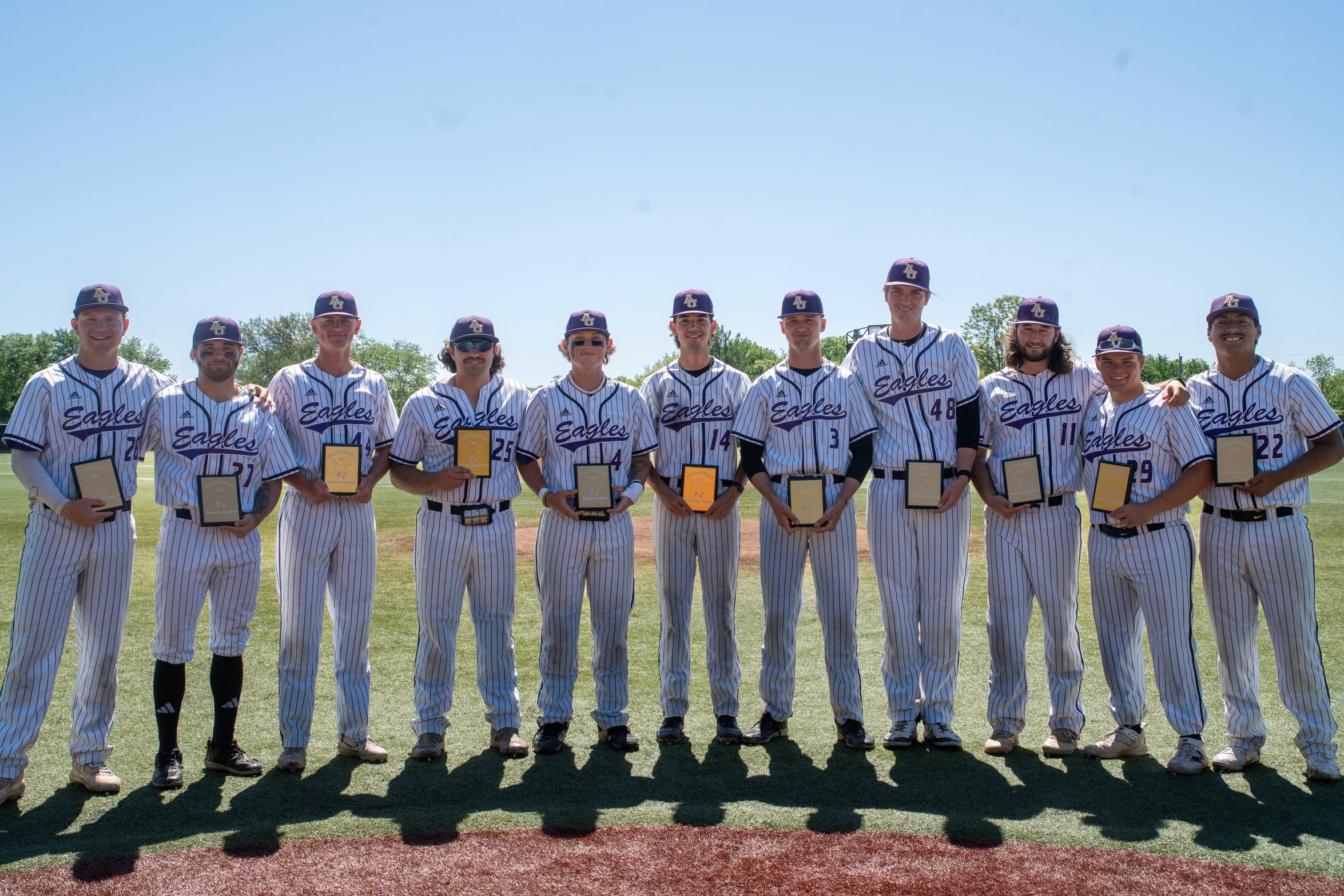 BASEBALL WRAPS UP SEASON ON SENIOR DAY