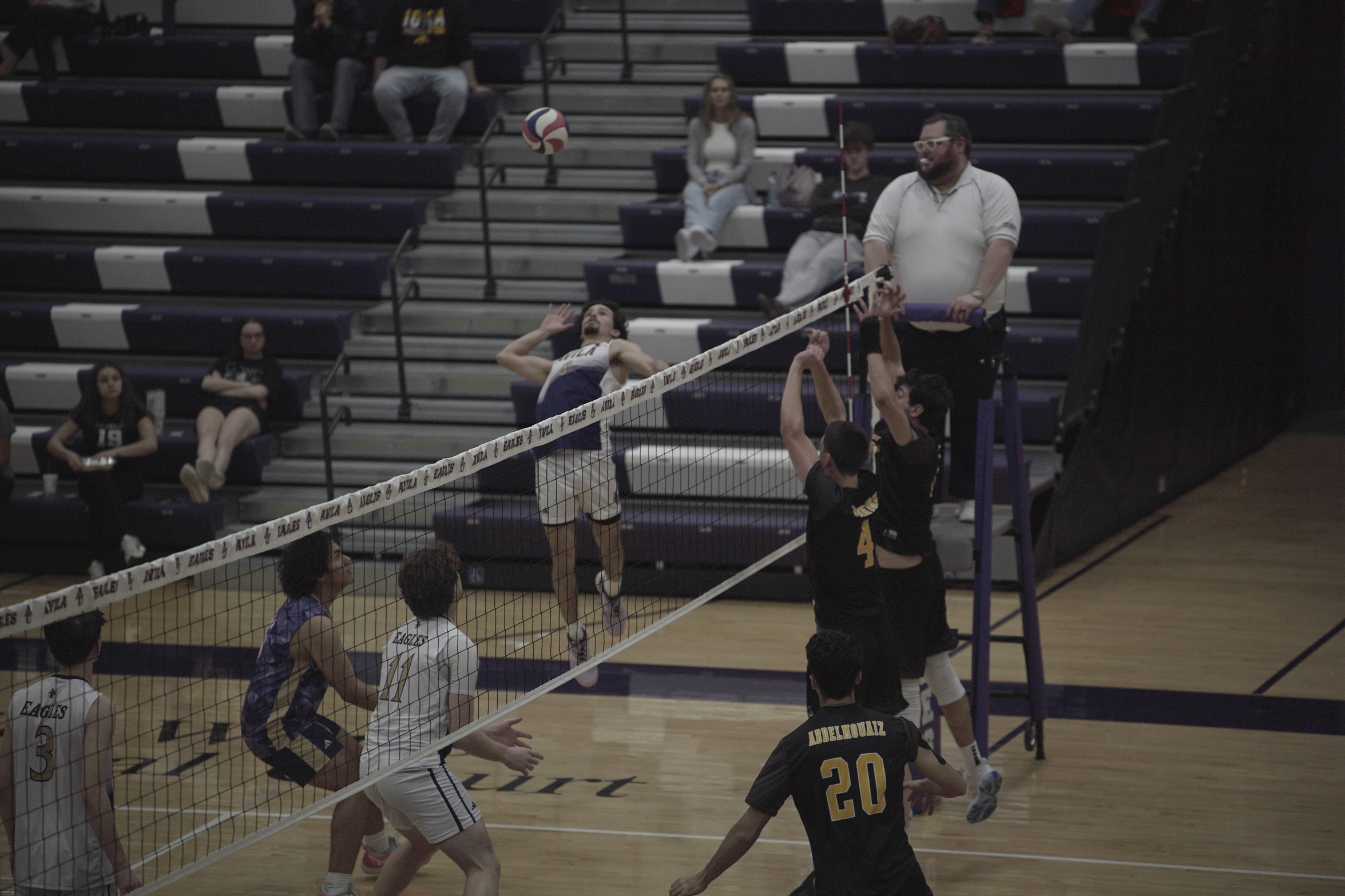 MEN&rsquo;S VOLLEYBALL BATTLES IN TOUGH TEST AGAINST NO. 3 PARK