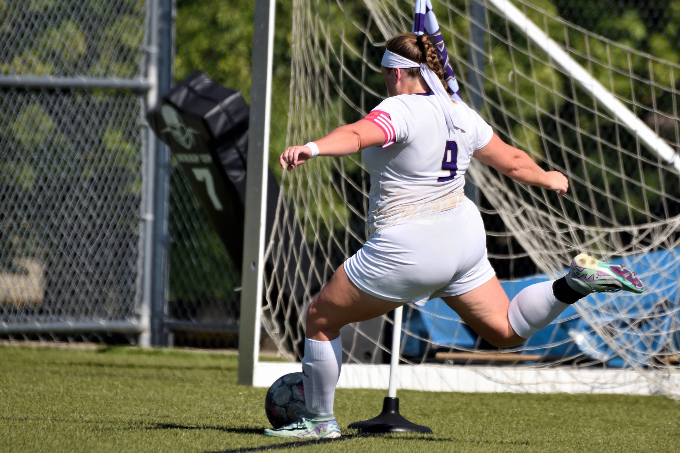 WOMEN&rsquo;S SOCCER DRAWS WITH SAINT MARY
